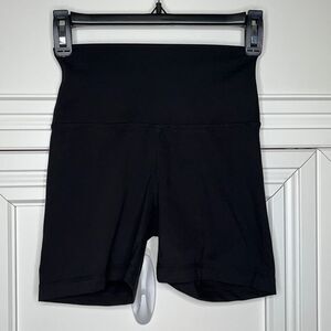 Yogalicious Lux High Rise Shorts Size XS